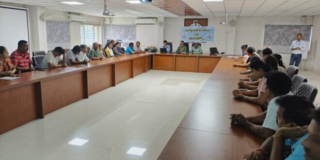  पुलिस परिवार के लिये आयोजित किया तीन दिवसीय ध्‍यान एवं योग शिविर का आयोजन, रतलाम पुलिस द्वारा किरायेदारों/नौकरों के सत्यापन हेतु चलाया जा रहा अभियान,