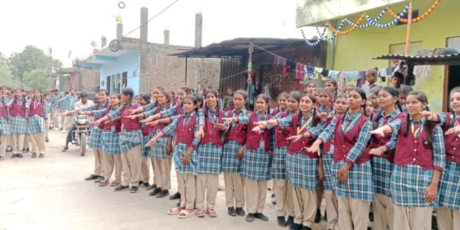 राष्ट्रीय तंबाकू नियंत्रण कार्यक्रम के अंतर्गत तंबाकू मुक्त शैक्षणिक संस्थान बनाने के लिए सांदीपनि शा. मॉडल स्कूल , सैलाना में विशाल जागरूकता रैली-मंडी व्यापारी संघ का दीपावली मिलन समारोह संपन्न-  सर्व समाज ने किया हीरालाल पाटीदार का भव्य स्वागत