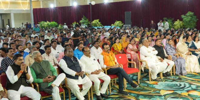 देव दुर्लभ कार्यकर्ताओं ने राजनीति को सेवा का पर्याय बनाया दीपावली मिलन समारोह खास