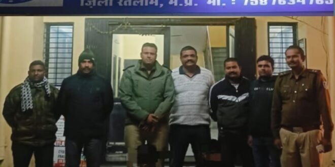 अवैध मादक पदार्थ के विरुद्ध कारवाई जारी क्रेटा कार से डोडाचुरा परिवहन करते दो आरोपियों को किया गिरफ्तार- एनडीपीएस अधिनियम के तहत मादक पदार्थ तस्करी से अर्जित ₹ 15 करोड़ 93 लाख की अवैध संपत्तियों को SAFEMA न्यायालय से फ्रीज कराने हेतु की गई कार्रवाई,- युवा स्वयं का उद्योग लगाने आगे आएं, सरकार उनके साथ खड़ी है। सरकार की नीतियों एवं निर्णयों के कारण अवसरों का प्रदेश बन चुका है । सम्मेलन में मुख्यमंत्री ने सिंगल क्लिक से उद्यमियों को 250 करोड़ की वित्तीय सहायता वितरित की