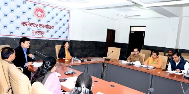 प्रशासन गांव की ओर अभियान 9 जनवरी को करवाखेडी (आलोट) क्लस्टर की पंचायतों में शिविर आयोजित कर जन आवेदनों का होगा निराकरण- श्रमोदय विद्यालय प्रवेश परीक्षा 8 फरवरी को – अवैधानिक गतिविधियों पर कड़ी कार्यवाही के निर्देश,- अवैधानिक गति हेतु पुलिस द्वारा हेल्पलाइन नंबर जारी,पुलिस को मिली अत्याधुनिक मोबाइल फोरेंसिक लैब की सौगात -2000 रुपये के ईनामी स्थाई वारंटी को पुलिस ने किया गिरफ्तार-थाना डीडीनगर अंतर्गत डिजिटल अरेस्ट साइबर ठगी के प्रकरण में 11 लाख रुपए फरियादी के खाते में लौटने के आदेश जारी-  चंद्रेश्वर महादेव् मंदिर के पास इंद्रा नगर मे काशीराम ने बिना परमिशन से अपना ही प्लाट बोलाकर पेड़ पौधे को काट दिए गए,- अवैध मदिरा के विरुद्ध आबकारी विभाग की सघन कार्रवाई, 112 प्लेन पाव देशी मदिरा जब्त