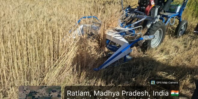 नरवाई प्रबंधन के लिए किसानों को दिए जा रहे आधुनिक यंत्रों के उपयोग के डिमोस्ट्रेशन