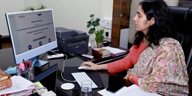 कलेक्टर मिशा सिंह ने आनलाईन स्व-गणना की 16 अप्रैल से 30 अप्रैल तक नागरिकों से  स्व-गणना की अपील की-सहदेव मौरे को जावरा तहसीलदार एवं पारस वैश्य कार्यपालिक मजिस्ट्रेट सैलाना पदस्थ-भगवान परशुराम जन्मोत्सव पर 19 अप्रैल को भव्य चल समारोह-हत्या औऱ डकैती का पुलिस द्वारा 72 घंटे में खुलासा-माल्याखेड़ी शराब दुकान विवाद में मारपीट के दो आरोपी गिरफ्तार, शेष की तलाश जारी-इंदौर में समपार संख्या 253 पर रोड ओवर ब्रिज का निर्माण कार्य शुरू-अशासकीय विद्यालयों द्वारा विशेष दुकानों से पाठयपुस्तक, यूनिफार्म एवं अन्य सामग्री क्रय करने हेतु बाध्य करने पर होगी कार्यवाही-सुरक्षा अभियान के तहत कुओं पर लगाए गए रेडियम स्टिकर-नारी शक्ति वंदन पखवाड़ा खिलाड़ियों और आंगनवाड़ी कार्यकर्ताओं ने हस्ताक्षर कर दिया सशक्तिकरण का संदेश