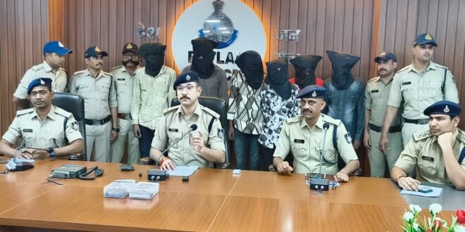 पुलिस की बड़ी कार्रवाई दो अवैध पिस्टल, 06 जिंदा कारतूस एवं दो वाहन सहित 06 आरोपी गिरफ्तार,  पुलिस की प्रभावी कार्रवाई  जिला बदर आदेश का उल्लंघन करने वाला आरोपी गिरफ्तार, ,  राष्ट्रीय सिकल सेल एनीमिया उन्मूलन मिशन में मध्यप्रदेश ने हासिल की बहुआयामी उपलब्धियां : राष्ट्रपति श्रीमती मुर्मू, डॉ किरण वाडिवा ने सीएमएचओ का पदभार ग्रहण किया।,