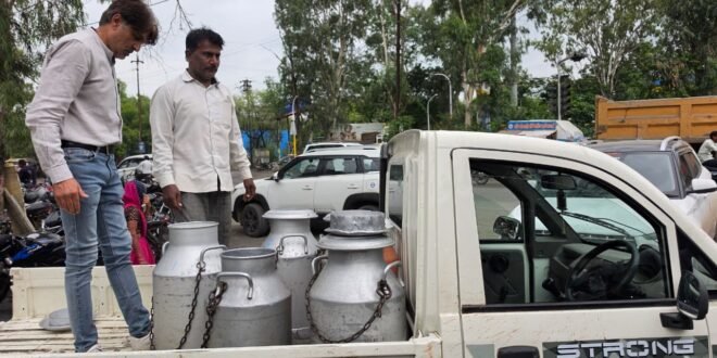 नियमित निरीक्षण खाद्य विभाग द्वारा विभिन्‍न संस्‍थानों से दुग्‍ध पदार्थ के नमूने लिए गए-बायोमेडिकल वेस्ट प्रबंधन में सुधार के निर्देश मेडिकल कॉलेज अस्पताल प्रशासन ने बढ़ाई निगरानी और शुरू की कार्रवाई- अवैध मादक पदार्थ के अपराध में संलिप्त आरोपीयो को पकडने मे मिली बडी सफलता-खनिज विभाग की बड़ी कार्यवाही 